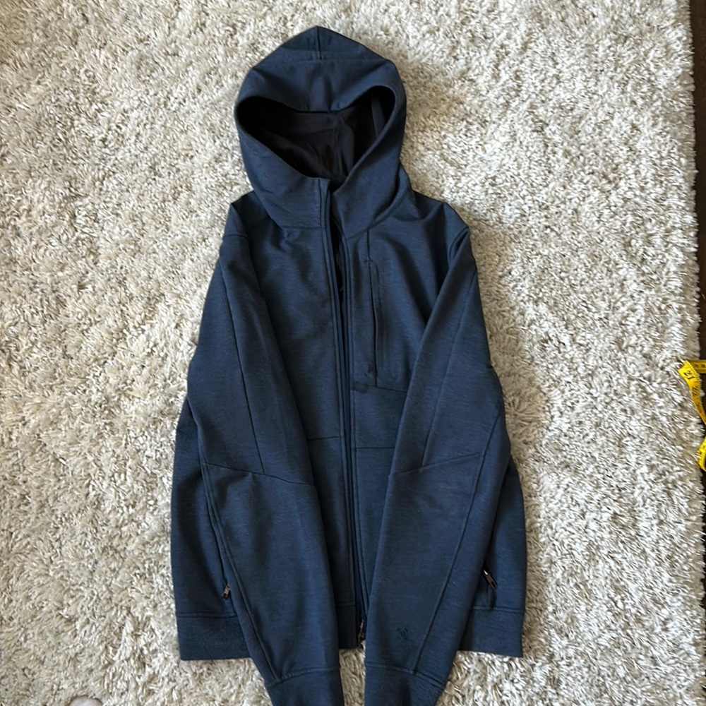 Lulu lemon men's activewear sweatshirt